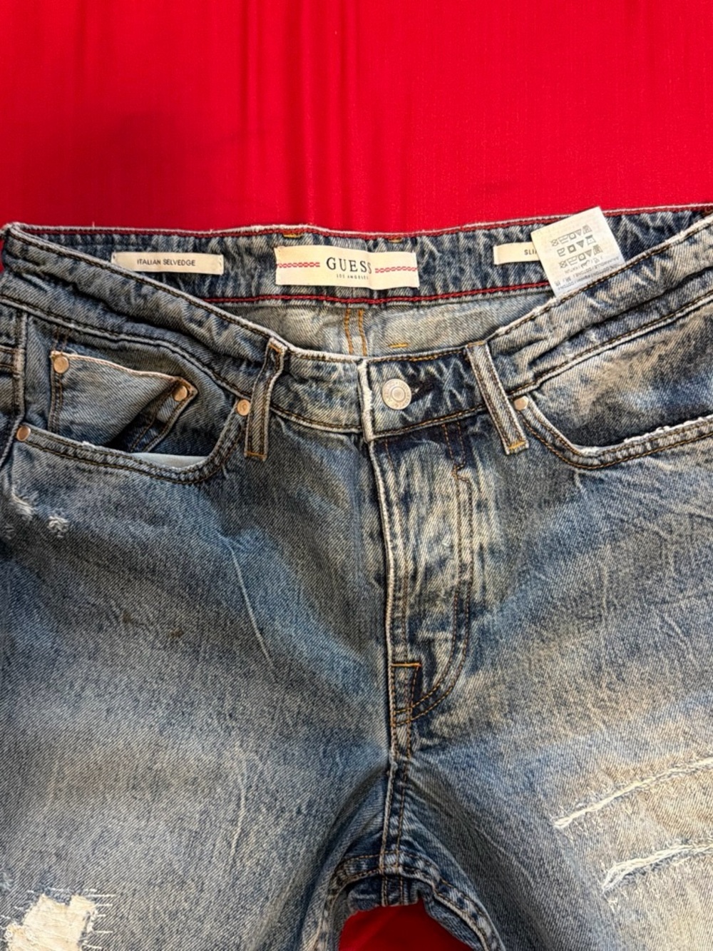 GUESS Men’s Light Blue Washed Relaxed Jeans